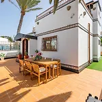Bay Beachfront By Holidays Willa