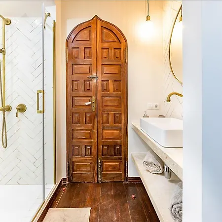 Bay Beachfront By Holidays Villa