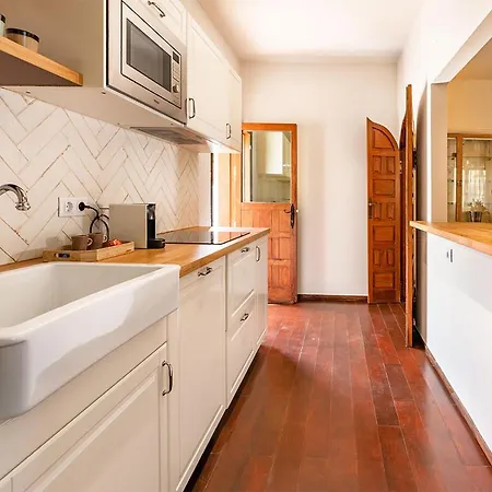 Bay Beachfront By Holidays