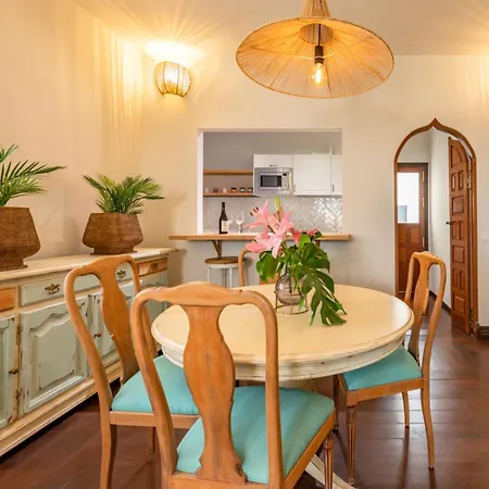 Villa Bay Beachfront By Holidays