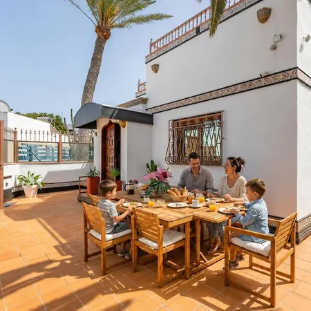 Bay Beachfront By Holidays